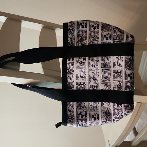 Harveys Seatbelt Disney Couture Comic Strip Black White Bpat Tote Purse